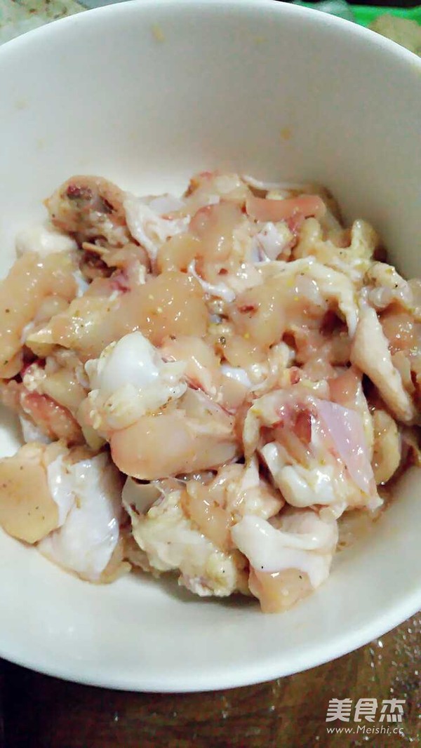 咖喱<a href=/shicai/rouqin/ZhengJi/index.html target=_blank><u>鸡肉</u></a>饭的做法