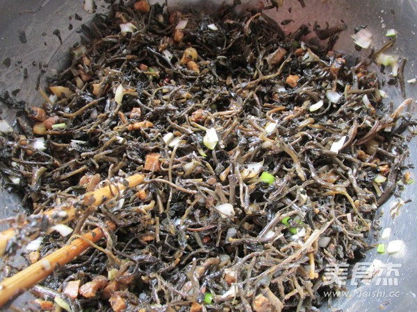 <a href=/shicai/shucai/MaChiXian/index.html target=_blank><u>马齿苋</u></a>肉包子的做法