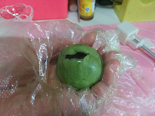 抹茶豆沙<a href=/shicai/guopin/Tao/index.html target=_blank><u>桃</u></a>山月饼