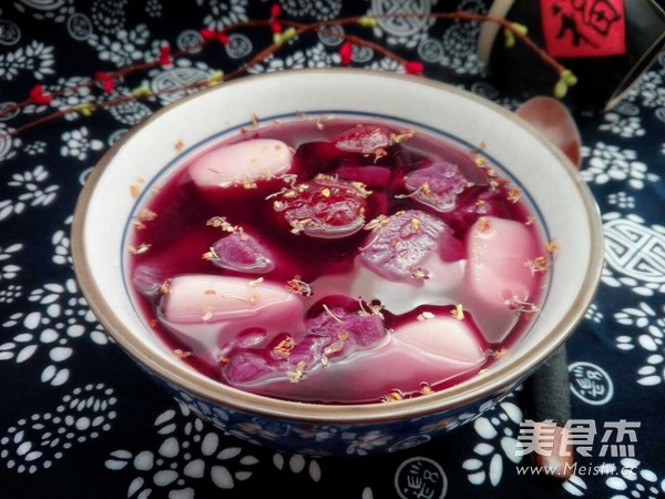 <a href=/shicai/mimian/NianGao/index.html target=_blank><u>年糕</u></a><a href=/shicai/shucai/ZiShu/index.html target=_blank><u>紫薯</u></a>汤的做法