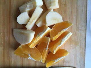 <a href=/shicai/guopin/PingGuo/index.html target=_blank><u>苹果</u></a>香橙汁