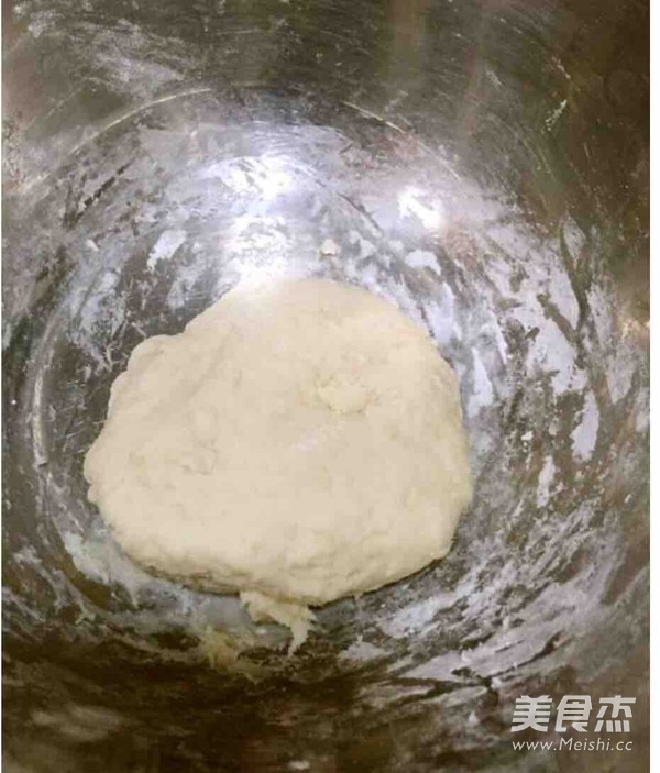 <a href=/shicai/rouqin/JiTui/index.html target=_blank><u>鸡腿</u></a>卷饼的做法