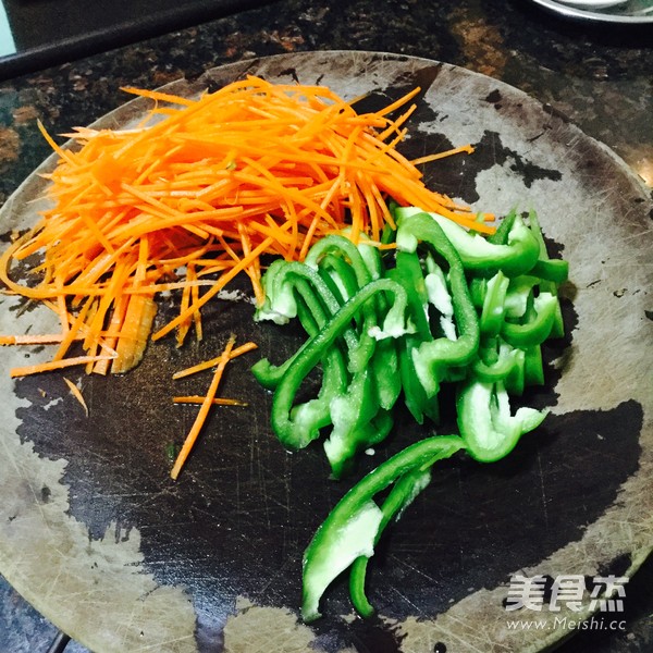 圆椒瘦肉面的做法