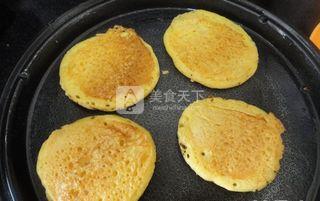 奶香<a href=/shicai/mimian/YuMi/index.html target=_blank><u>玉米</u></a>饼