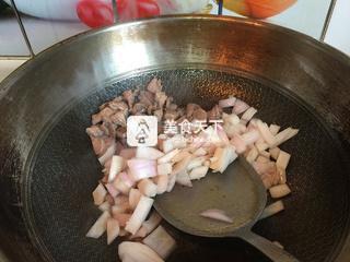 <a href=/shicai/rouqin/YangRou/index.html target=_blank><u>羊肉</u></a>抓饭