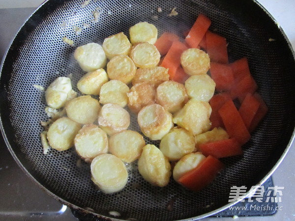 <a href=/shicai/rouqin/ZhengJi/index.html target=_blank><u>鸡肉</u></a>日本<a href=/shicai/mimian/DouFu/index.html target=_blank><u>豆腐</u></a>煲的做法