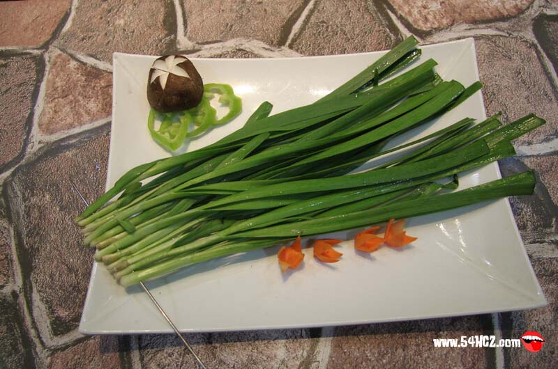 孕妇吃<a href=/shicai/shucai/JiuCai/index.html target=_blank><u>韭菜</u></a>好吗2