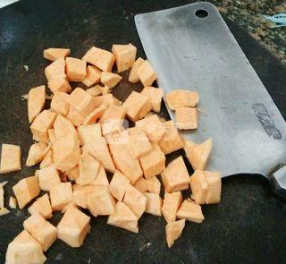 <a href=/shicai/shucai/HongShu/index.html target=_blank><u>红薯</u></a>披萨