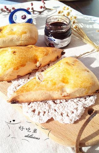 <a href=/shicai/guopin/PuTaoGan/index.html target=_blank><u><a href=/shicai/guopin/PuTao/index.html target=_blank><u>葡萄</u></a>干</u></a>司康