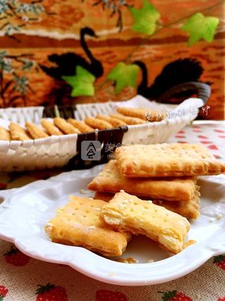 <a href=/shicai/guopin/ZhiMa/index.html target=_blank><u>芝麻</u></a>咸脆饼干