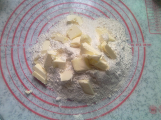 黄<a href=/shicai/guopin/Tao/index.html target=_blank><u>桃</u></a>乳酪派