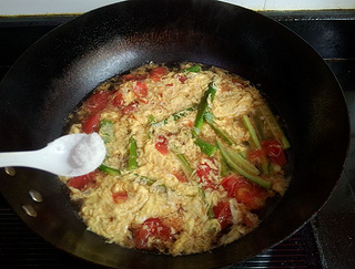 <a href=/shicai/shucai/QiuKui/index.html target=_blank><u>秋葵</u></a>番茄蛋汤