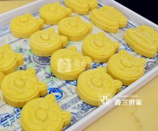 <a href=/shicai/mimian/LvDou/index.html target=_blank><u>绿豆</u></a>糕 冰爽初秋