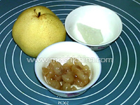 龙眼冰糖炖<a href=/shicai/guopin/Li/index.html target=_blank><u>梨</u></a>