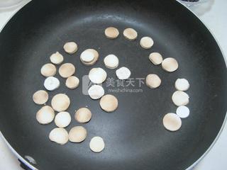 <a href=/shicai/mimian/HongDou/index.html target=_blank><u>红豆</u></a><a href=/shicai/mimian/YiMi/index.html target=_blank><u>薏米</u></a><a href=/shicai/shucai/ShanYao/index.html target=_blank><u>山药</u></a>粉