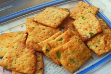 <a href=/shicai/diaoweipin/CongYou/index.html target=_blank><u>葱油</u></a>饼干