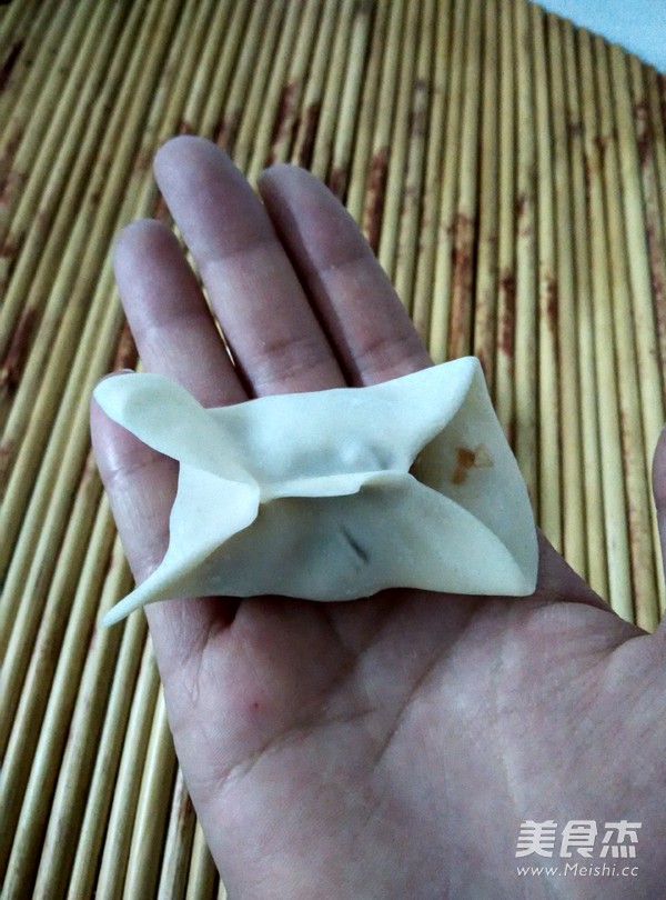 工字<a href=/shicai/shucai/BaiCai/index.html target=_blank><u>白菜</u></a>肉煎饺的做法