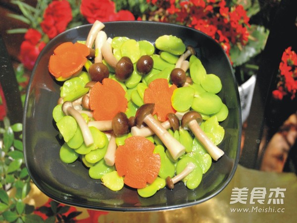 蚕<a href=/shicai/diaoweipin/DouBan/index.html target=_blank><u>豆瓣</u></a>炒<a href=/shicai/shucai/XieWeiGu/index.html target=_blank><u>蟹味菇</u></a>的做法