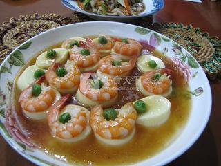 玉子<a href=/shicai/mimian/DouFu/index.html target=_blank><u>豆腐</u></a>蒸虾