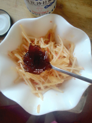 沙拉烩<a href=/shicai/guopin/PingGuo/index.html target=_blank><u>苹果</u></a>丝