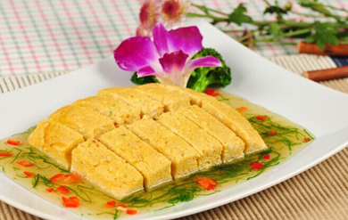 虾酱炒<a href=/shicai/mimian/DouFu/index.html target=_blank><u>豆腐</u></a>