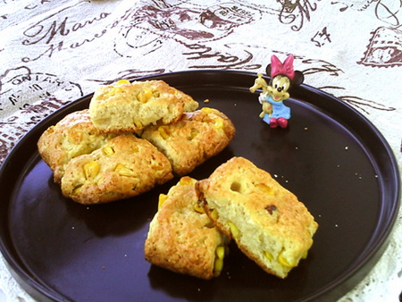 <a href=/shicai/mimian/YuMi/index.html target=_blank><u>玉米</u></a><a href=/shicai/guopin/XingRen/index.html target=_blank><u><a href=/shicai/guopin/Xing/index.html target=_blank><u>杏</u></a>仁</u></a>司康的做法