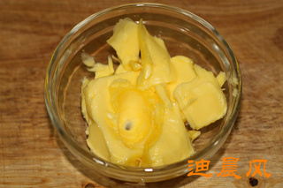 香甜奶酥<a href=/shicai/mimian/MianBao/index.html target=_blank><u>面包</u></a>片