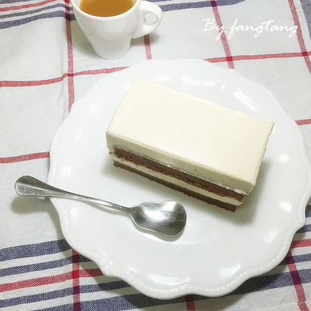 <a href=/shicai/guopin/LiZi/index.html target=_blank><u>栗子</u></a>慕斯蛋糕的做法