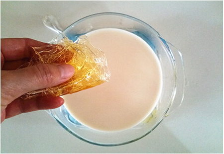 <a href=/shicai/guopin/MuGua/index.html target=_blank><u>木瓜</u></a><a href=/shicai/mimian/NiuNai/index.html target=_blank><u>牛奶</u></a>冻步骤1