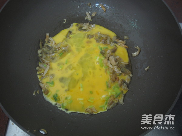 <a href=/shicai/shucai/ZhaCai/index.html target=_blank><u>榨菜</u></a>炒蛋的做法