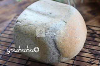 <a href=/shicai/guopin/HeiZhiMa/index.html target=_blank><u>黑<a href=/shicai/guopin/ZhiMa/index.html target=_blank><u>芝麻</u></a></u></a>土司