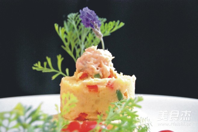 <a href=/shicai/shuichanpin/JinQiangYu/index.html target=_blank><u>金枪鱼</u></a>沙律批的做法