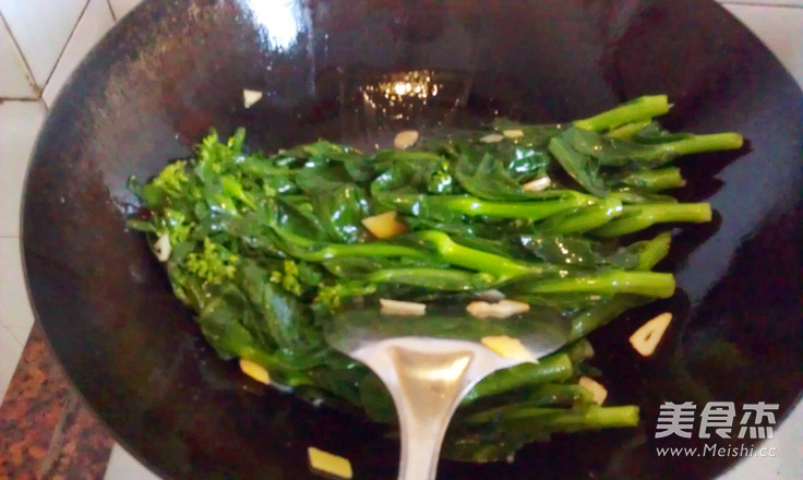 蒜香<a href=/shicai/shucai/YouCai/index.html target=_blank><u>油菜</u></a>心的做法