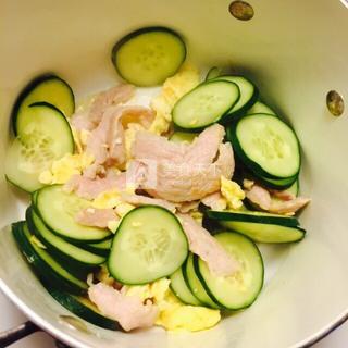 炒<a href=/shicai/shucai/HuangGua/index.html target=_blank><u>黄瓜</u></a>