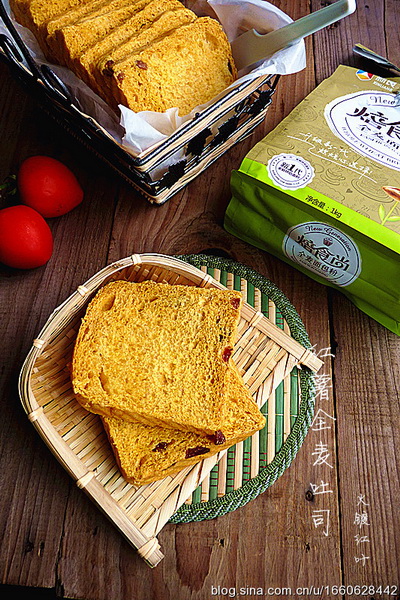 <a href=/shicai/shucai/HongShu/index.html target=_blank><u>红薯</u></a>全麦<a href=/shicai/mimian/TuSi/index.html target=_blank><u>吐司</u></a>的做法