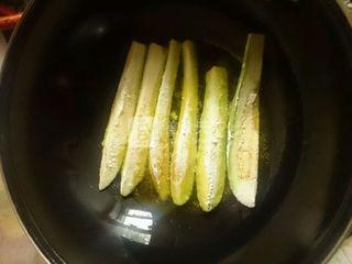 浇汁<a href=/shicai/shucai/QieZi/index.html target=_blank><u>茄子</u></a>