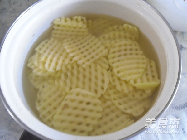 酥脆薯片的做法