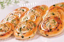 <a href=/shicai/diaoweipin/CongYou/index.html target=_blank><u>葱油</u></a>饼,<a href=/shicai/diaoweipin/CongYou/index.html target=_blank><u>葱油</u></a>饼怎么做