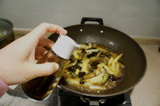 家常红烧<a href=/shicai/shucai/TuDou/index.html target=_blank><u>土豆</u></a>茄条(少油版)