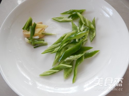 油爆河虾的做法