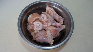 <a href=/shicai/rouqin/JiTui/index.html target=_blank><u>鸡腿</u></a>杂蔬火锅