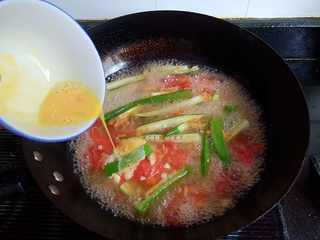 <a href=/shicai/shucai/QiuKui/index.html target=_blank><u>秋葵</u></a>番茄蛋汤