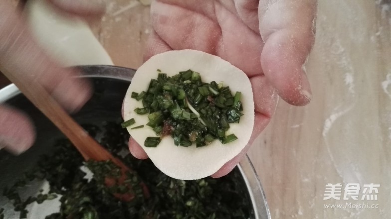 <a href=/shicai/shucai/JiuCai/index.html target=_blank><u>韭菜</u></a>饺子的做法