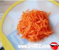 <a href=/shicai/shucai/HuLuoBo/index.html target=_blank><u>胡<a href=/shicai/shucai/LuoBo/index.html target=_blank><u>萝卜</u></a></u></a>怎么吃2