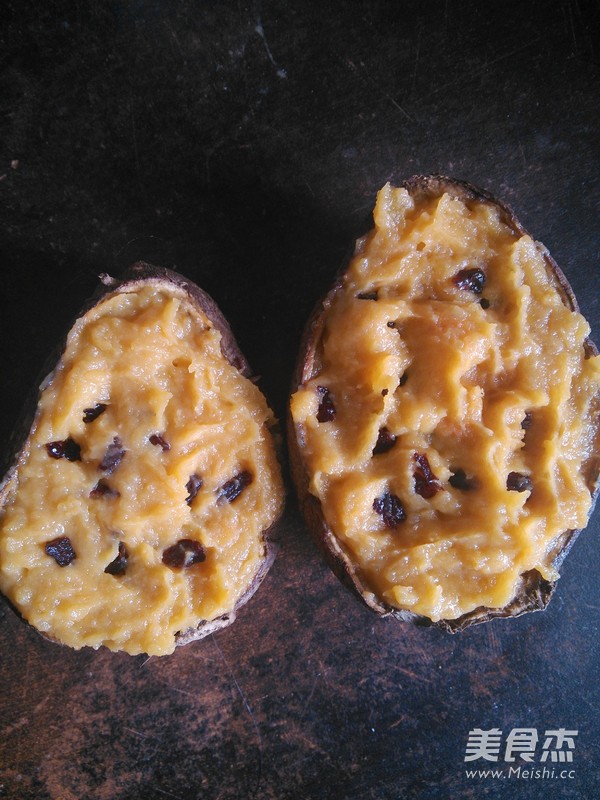 <a href=/shicai/mimian/ZhiShi/index.html target=_blank><u>芝士</u></a>焗番薯的做法