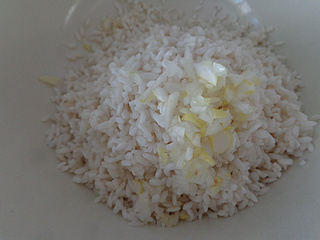 <a href=/shicai/mimian/NuoMi/index.html target=_blank><u>糯米</u></a>锅巴