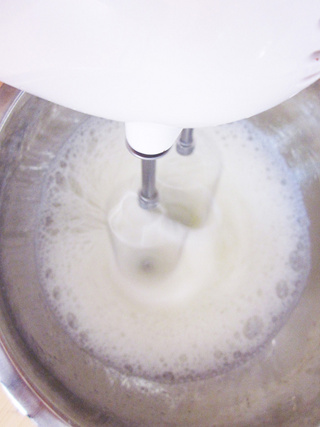 <a href=/shicai/guopin/PuTaoGan/index.html target=_blank><u><a href=/shicai/guopin/PuTao/index.html target=_blank><u>葡萄</u></a>干</u></a><a href=/shicai/guopin/ZhiMa/index.html target=_blank><u>芝麻</u></a><a href=zt/qifengdg target=_blank><u>戚风蛋糕</u></a>