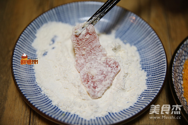 减30%卡路里的”炸”<a href=/shicai/rouqin/ZhuPai/index.html target=_blank><u>猪排</u></a>饭的做法