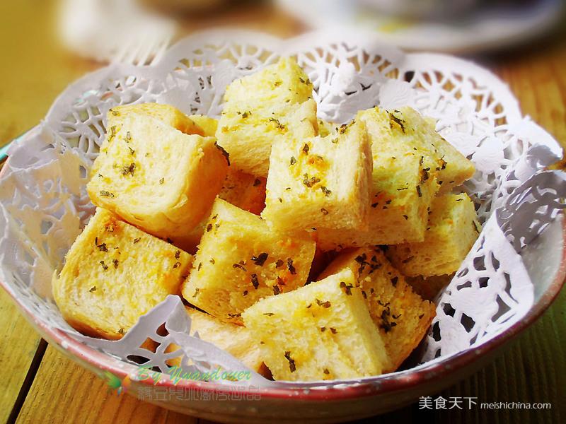 蒜香<a href=/shicai/mimian/HuangYou/index.html target=_blank><u>黄油</u></a><a href=/shicai/mimian/TuSi/index.html target=_blank><u>吐司</u></a>砖