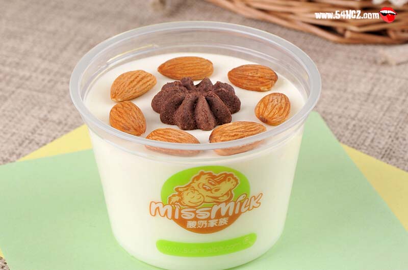 喝<a href=/shicai/mimian/SuanNai/index.html target=_blank><u>酸奶</u></a>最佳时间2